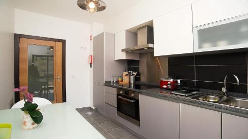 Areias de Sao Joao Apartment | Apartamento Oura Mar - By Dalma Portuguesa