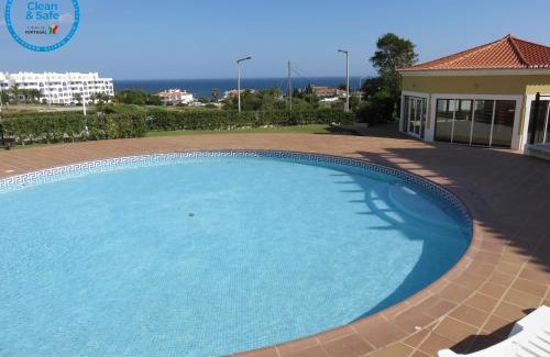 Alporchinhos Apartment | Apartamento T1 com vista mar perto da Praia N.ª Sra. da Rocha