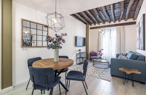 Central District Apartment | Apartamentos Puerta Elvira Suites 3000