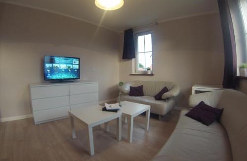 Kudowa Zdroj Apartment | ApartamentyKudowa - Willa Pod Dębami z ogrodem i parkingiem,