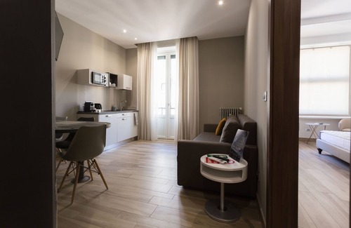 Borgogna Apartment | ApartHotel Durini