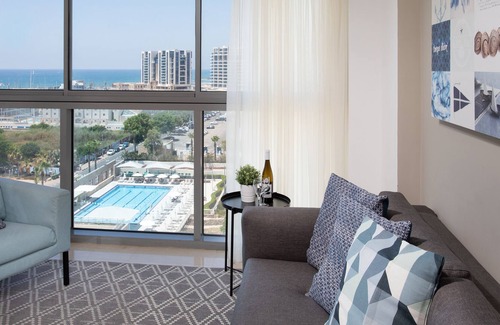 Herzliya Pituach Apartment | ApartHotel Okeanos on the Beach
