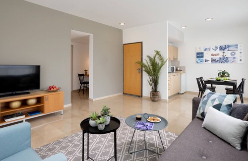 Herzliya Pituach Apartment | ApartHotel Okeanos on the Beach
