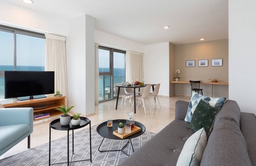 Herzliya Pituach Apartment | ApartHotel Okeanos on the Beach