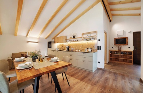 San Leonardo in Passiria Apartment | Apartment 'Federleicht' with Mountain View, Private Terrace and Wi-Fi