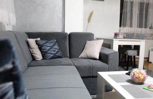 Pale Apartment | Apartman 19