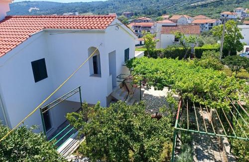 Slatine Apartment | Apartman Lucy