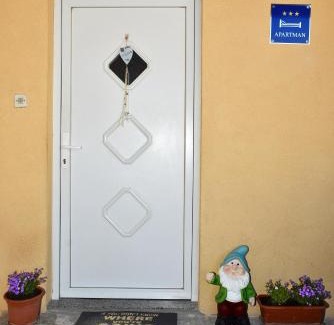 Crno Apartment | Apartman Nina
