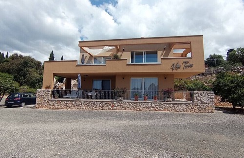 Molunat Apartment | Apartman Twins 1 by Villas Guide