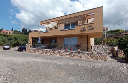 Molunat Apartment | Apartman Twins 2 by Villas Guide