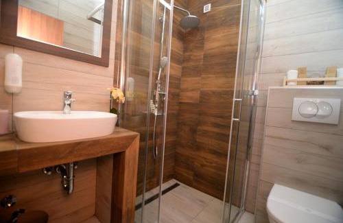 Central Serbia Hotel | Apartmani Čarolija