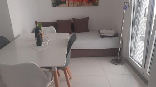 Sutomore Apartment | Apartmani Ema