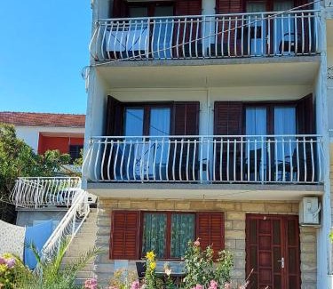 Seget Vranjica Apartment | Apartmani I & J Šerić