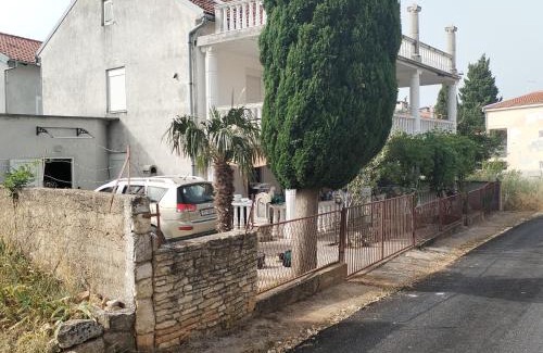Gornji Karin Apartment | Apartmani Robi