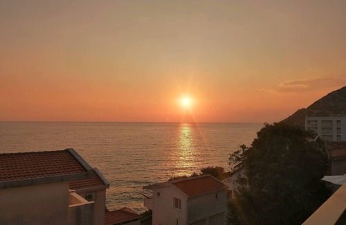 Dobra Voda Apartment | Apartmani Seaside - Enjoy the sunset