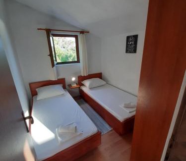 Ivan Dolac Apartment | Apartmani Toni - Kućica