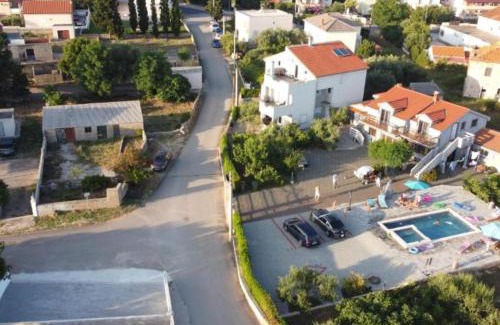 Privlaka Apartment | Apartmant Franica with heated pool and jacuzzi