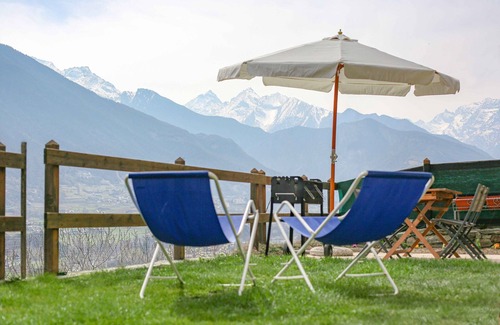 Montan-Angelin-Arensod Apartment | Apartment with garden in Aosta (Casa Alpina - Sarre)