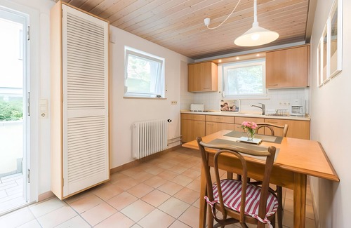 Kressbronn Apartment | Apartment 'Haus Hildegard Keller' with Lake View and Wi-Fi