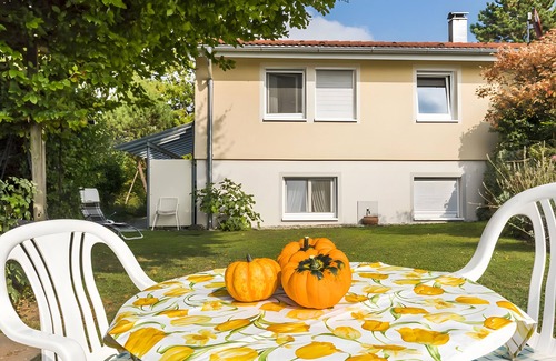 Kressbronn Apartment | Apartment 'Haus Hildegard Keller' with Lake View and Wi-Fi