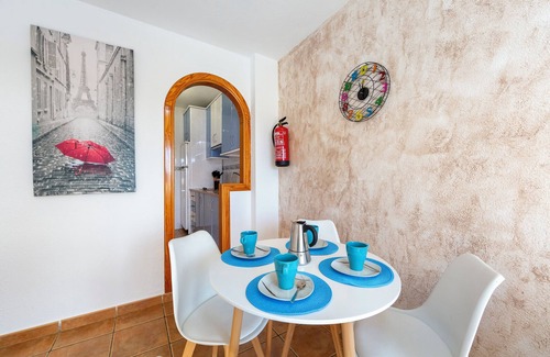 El Pozo de los Frailes Apartment | Apartment 'Maracas 2' with Mountain View, Private Terrace and Air Conditioning