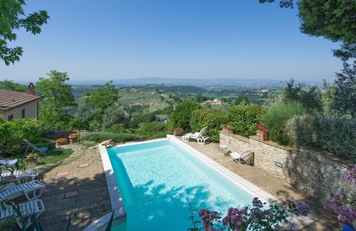 Magliano Apartment | Apartment with A/C, WIFI, pool, pets allowed, panoramic view, parking, close to Greve In Chianti