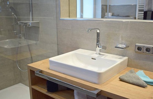 Hirschegg Apartment | Apartment 1 - 120m² / 2 Schlafzi / 2Bad / 6Pers./ Terrace - The Berghof