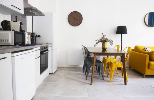 Romans-sur-Isere Apartment | Apartment-1 chambre-Designer-Private Bathroom