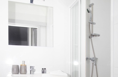 Romans-sur-Isere Apartment | Apartment-1 chambre-Designer-Private Bathroom