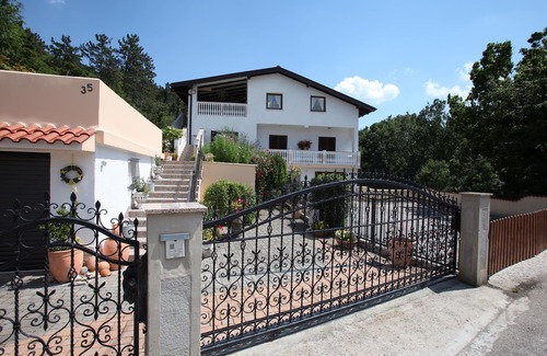Sarsoni Apartment | Apartment 1, vacation apartment near Opatija/Rijeka from private owner, in Viskovo, in a quiet location