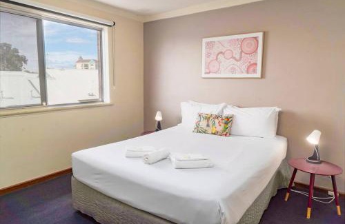 Rivervale Hotel | Apartment 11 Burswood