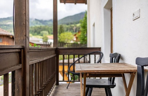 Issengo Apartment | Apartment '3' with Mountain View, Shared Pool and Wi-Fi