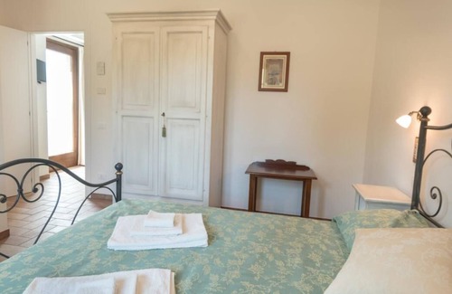 San Presto Apartment | Apartment 4 beds, private bathrooms and swimming pool surrounded by the greenery of Assisi