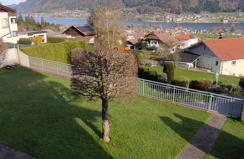 Bodensdorf Apartment | Apartment '4' with Lake View, Shared Garden and Wi-Fi