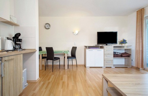 Nonnenhorn Apartment | Apartment '7' with Balcony and Wi-Fi