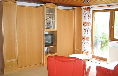 Lonsee Apartment | Apartment 'A' with Private Terrace and Wi-Fi