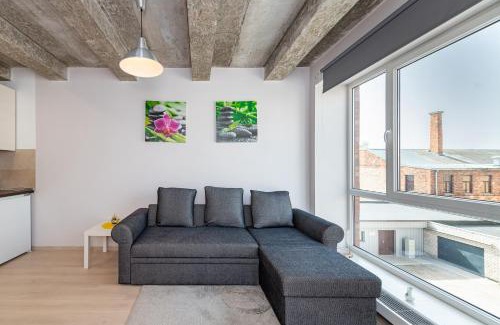 Liberty Avenue Apartment | Apartment Accent by Polo Apartments