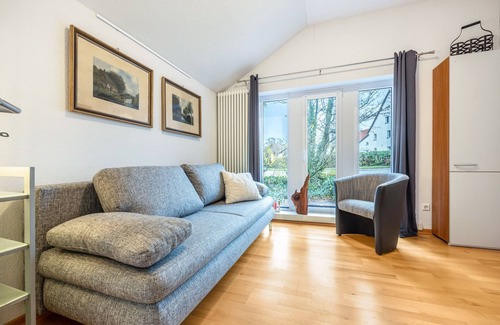 Nienstadt Apartment | Apartment 'Alter Laden' with Private Terrace, Shared Garden and Wi-Fi