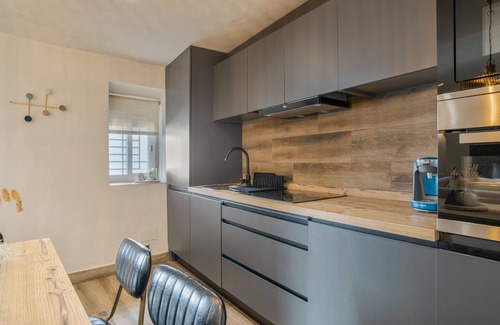 Ubrique Apartment | Apartment 'Alvarado Loft' with Mountain View, Wi-Fi and Air Conditioning