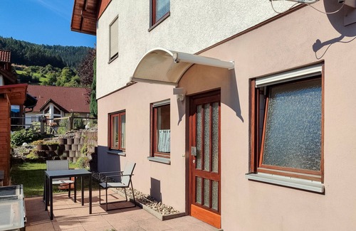 Hilpertsau Apartment | Apartment 'Am Rain' with Private Terrace, Private Garden and Wi-Fi
