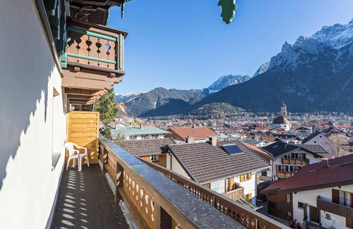 Mittenwald Apartment | Apartment 'Amethyst' Near the Ski Lift with Mountain View, Wi-Fi & Balcony