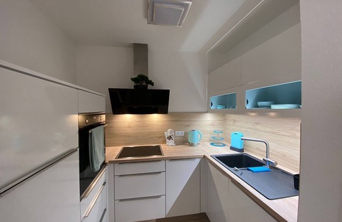 Lauf Apartment | Apartment 'Apartement König' with Private Terrace and Wi-Fi