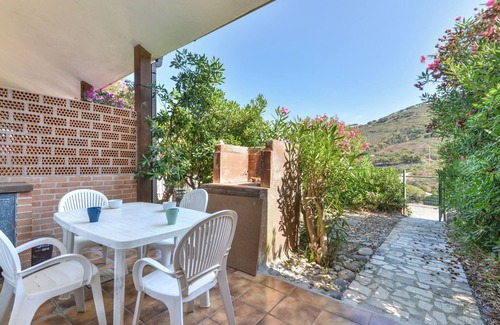 Innamorata Apartment | Apartment 'Appartamento Spiaggia Innamorata' with Sea View, Private Terrace and Private Garden