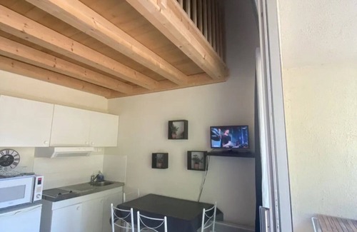 Jard-sur-Mer Apartment | Apartment 'Appartement Au Parc De La Grange' with Shared Pool, Balcony
