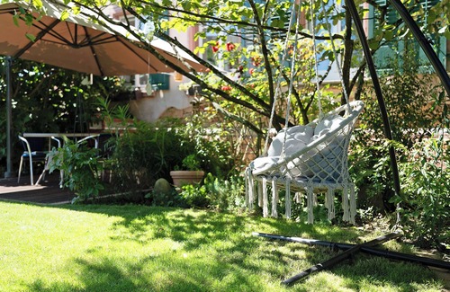 Unzhurst Apartment | Apartment 'Appartement In Historischem Haus' with Private Terrace, Private Garden and Wi-Fi