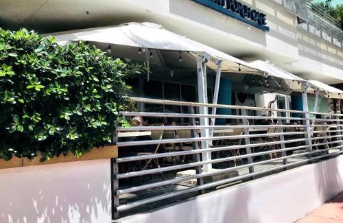 South Beach Apartment | Apartment at De Soleil Hotel on Ocean Drive