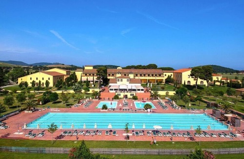 Piombino Apartment | Apartment at Piombino with sea beach