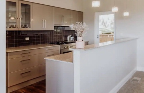 Bicheno Apartment | Apartment on James - Heart of Bicheno