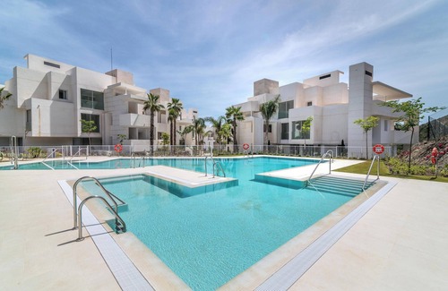 Ojen Apartment | Apartment 'Avec Vues Sur Marbella' with Sea View, Wi-Fi and Air Conditioning