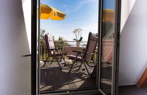 Meersburg Apartment | Apartment B with lake and mountain view